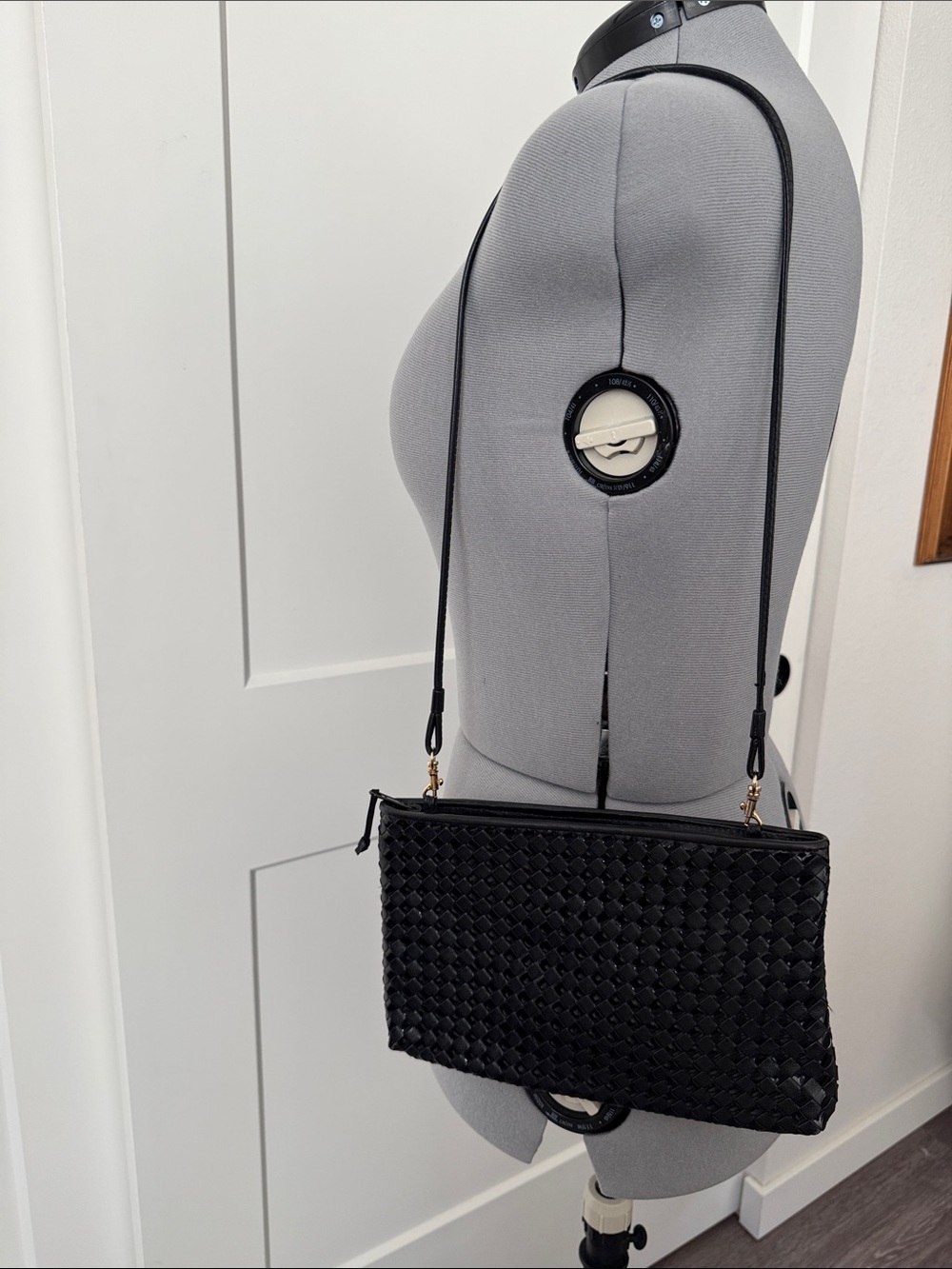 Vintage Woven Leather Bag or Clutch in Black - Picture 2 of 10